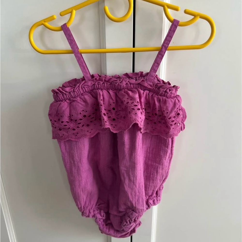 Baby gap Girls Pink Eyelet Ruffle Romper 18-24m
